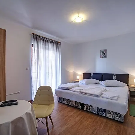 Jadran Brodarica (Sibenik-Knin)