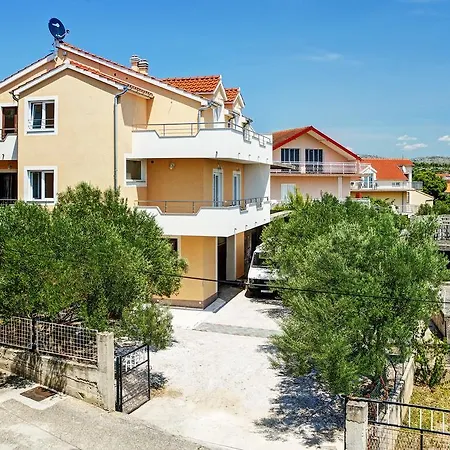 Διαμέρισμα Jadran *