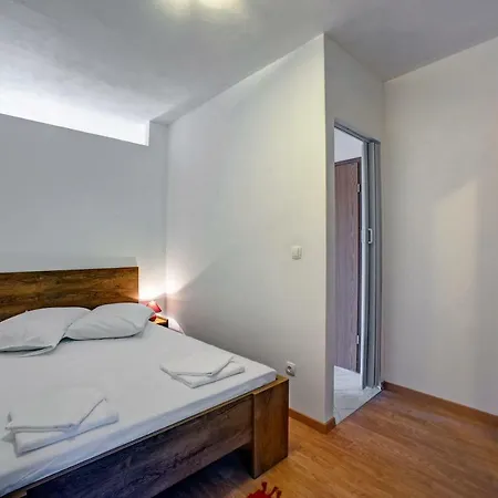 Jadran Brodarica (Sibenik-Knin)