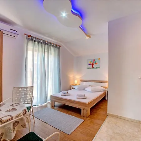 Jadran * Brodarica (Sibenik-Knin)