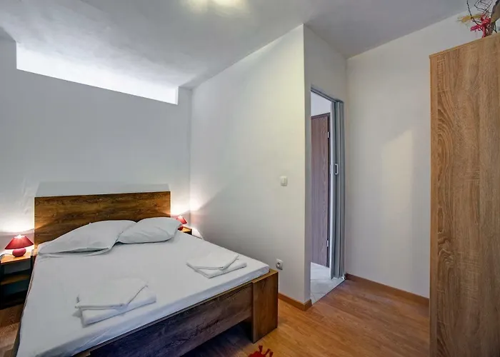 Jadran Brodarica (Sibenik-Knin)